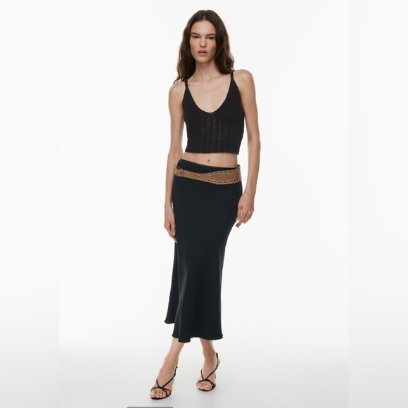 Aritzia Wilfred Evie Top Black V-neck crochet-knit sweater tank - Picture 4 of 13